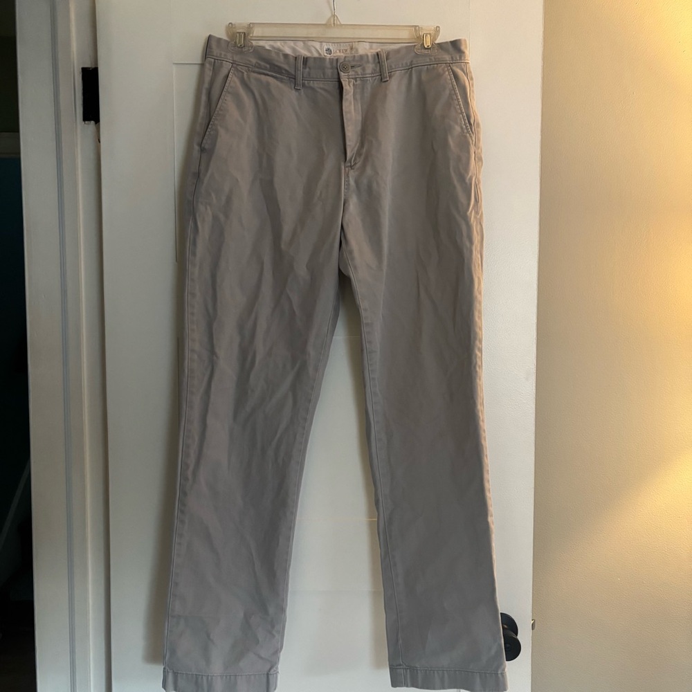 Men’s J Crew Grey 100% Cotton Chinos. Straight leg flat front 34 in x 34 inseam